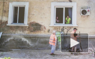 Колонны МЧС пересекли границу Украины, автомобили следуют в Донецк и Луганск