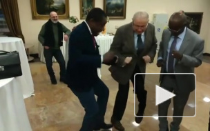 Видео: Петросян отжигает с темнокожими мужчинами 