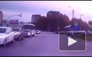 Появилось видео ДТП на пешеходном с участием школьников
