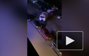 Неизвестный упал с 22-этажного дома на крышу иномарки на Пулковском шоссе