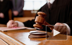 Участкового, сдававшего мигрантам квартиру умершего петербуржца, осудили и сразу амнистировали