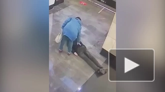 В метро Москвы женщина украла телефон у умирающего пассажира