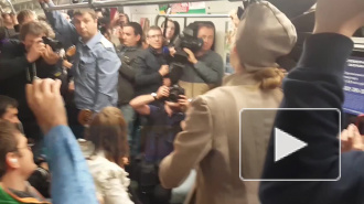 Голландские актеры в метро 