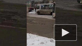 Появилось видео, как у метро "Рыбацкое" прорвало трубопровод
