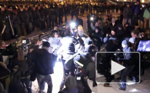 ОМОН сломал участнице митинга руку в двух местах при разгоне оппозиции в Москве