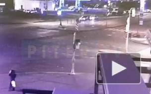 Момент ДТП на перекрёстке Маршала Захарова и Десантников попал на видео