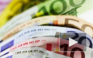 Официальный курс доллара за выходные вырос, евро стоит на месте