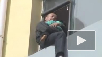 Видео: Кунг-фу спасло китайского самоубийцу с ребенком
