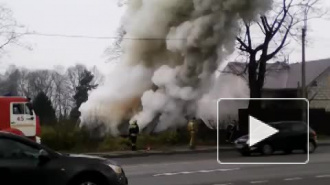 Появилось видео пожара в деревенском доме на Выборгском шоссе