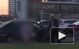 В Москве отец заставил четырехлетнюю дочь голой танцевать на шоссе