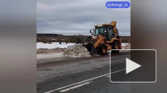 Уборка снежных валов продолжается в Ленобласти