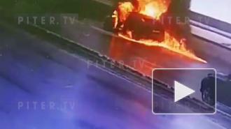 На Свердловской набережной загорелся Ford Focus