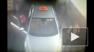 Заехал без очереди на автомойку.