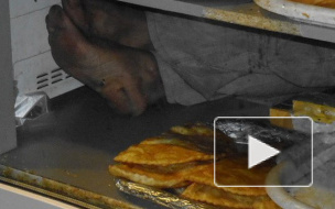 В Петрозаводске вор застрял в ларьке с выпечкой при попытке скрыться с места преступления