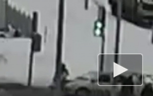 Видео: легковушка сбила пешехода на зебре в Ярославле