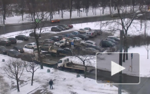 В Дачном мужчина бросился под эвакуатор