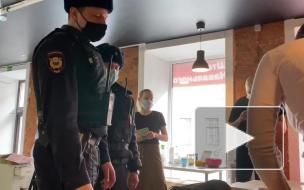 Главу штаба Навального в Петербурге доставили в полицию