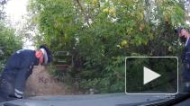 Прокалывающие нарушителю колеса полицейские попали на видео