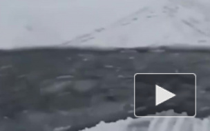 На Сахалине унесло на льдине в море 300 рыбаков