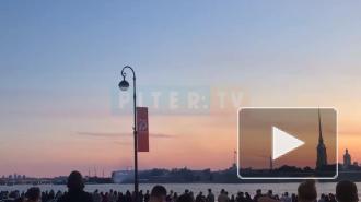 В Петербурге прогремел салют в честь 75-летия Победы