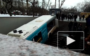 Последние новости о ЧП у "Славянского бульвара": двое пострадавших в тяжелом состоянии, идет расследование