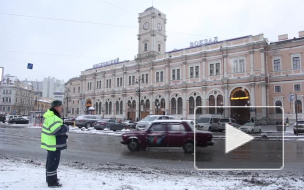 МЧС предупреждает о сложной дорожной обстановке - на Петербург надвигается метель и сильный ветер