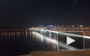 Под мостом Александра Невского сегодня ночью застряла турбина
