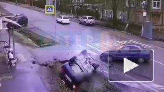 "Шкода" подбила "Дэу" и завалилась в канаву в Песочном