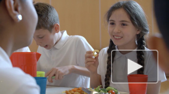 Совфед одобрил закон о бесплатном питании школьников младших классов