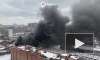 Сильный пожар охватил автосервис на севере Москвы
