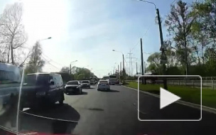 Конфликт водителей на Петергофском шоссе попал на видео