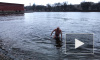 Петербургские "моржи" купаются в водоемах, пока не наступили заморозки