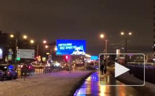 Петербургские автомобилисты приняли участие в акции по поддержке врачей