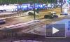 Видео: водитель влетел в дорожное ограждение на Ленинском проспекте