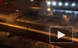 В Сети появилось видео ночного прорыва трубы на Ленинском