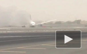 Момент взрыва пассажирского самолета в Дубае чудом попал на видео
