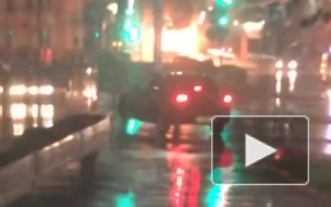 Жителей Петрозаводска напугала молния, вызвавшая пожар в троллейбусе