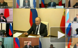 Путин поручил обеспечить автоматическое продление документов