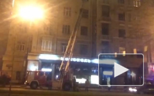 На Антонова-Овсеенко из огня спасли женщину