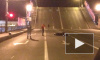 Мотоциклист, который перепрыгнул разведенный Дворцовый мост, разбил байк и разбился сам