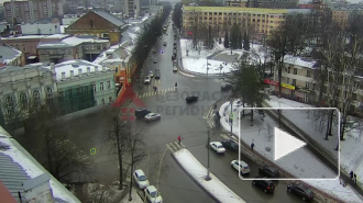 Появилось видео аварии двух маршруток в центре Ярославля