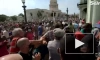 На Кубе люди вышли на протесты против ограничений по коронавирусу 