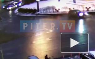 Видео: ДТП на площади Восстания