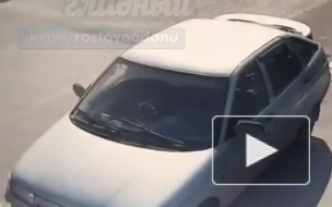 В Ростове бабушка прокалывает неправильно припаркованным машинам колеса