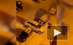 В городе Берёзовский водитель выломал дверь с помощью машины