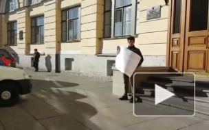 "Достоевский проклянет": в Петербурге проходят пикеты за сохранение парка в Кузнечном