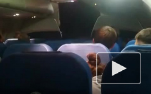 В самолете из Петербурга в Сочи пассажиры наблюдали "светомузыку"