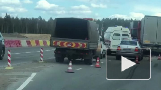 В Первомайском две фуры протаранили легковой автомобиль 