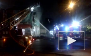 В Москве горит старая пожарная вышка