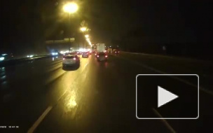 На КАД легковушка залетела под фуру